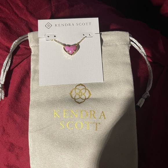 KENDRA SCOTT HEART NECKLACE - Picture 2 of 2